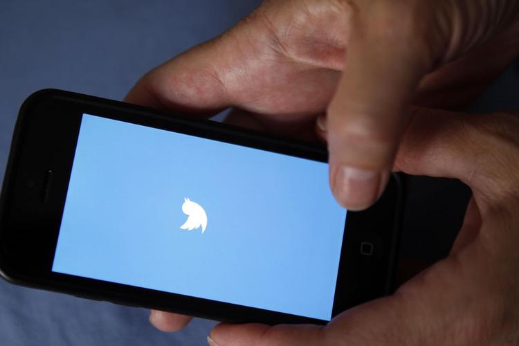 Celebrity Twitter Account Sales Have Formed A Gray Industry 