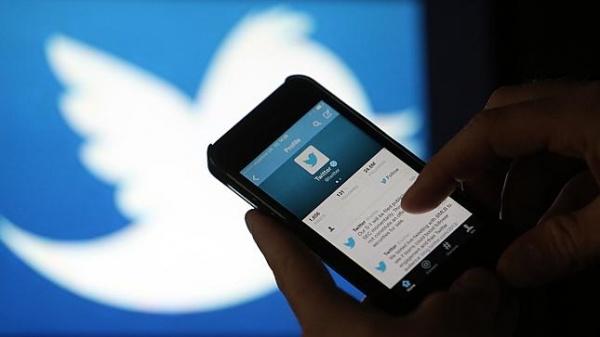 Brands Use Twitter for Corporate Announcements